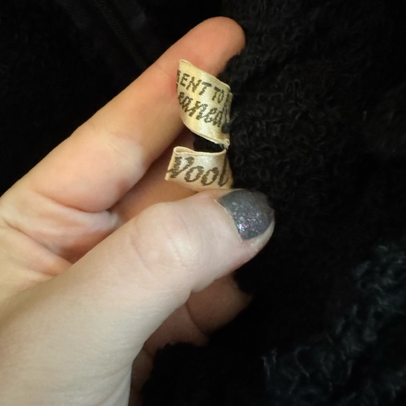 Vintage Elegant Black Sleeveless Hand knitted Wool Dress - Picture 4 of 8